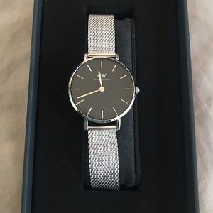 Daniel Wellington Petite Sterling in silver black